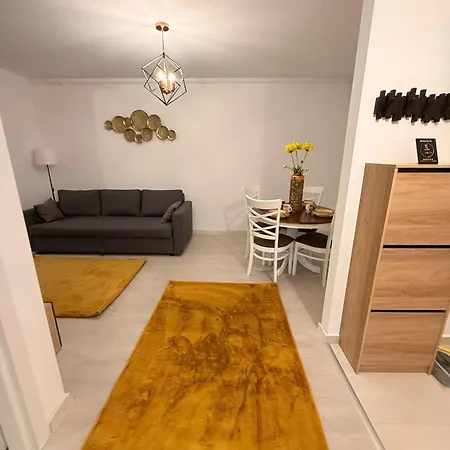 Hils Pallady 9 Apartment