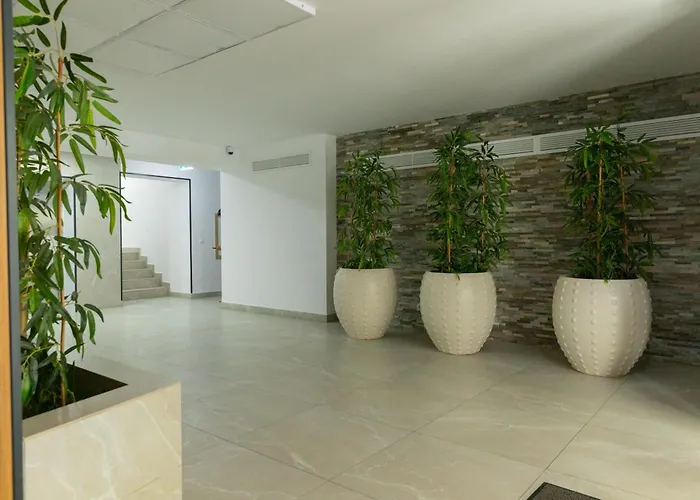 Hils Pallady 9 Апартаменти