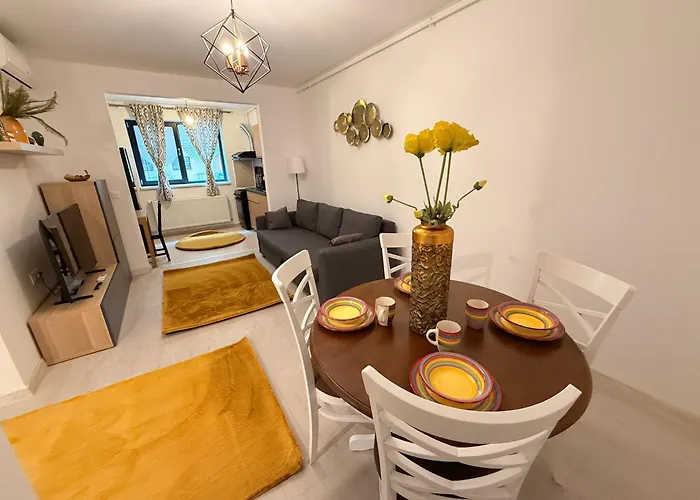 Апартаменти Hils Pallady 9 *