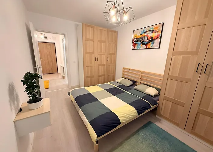 Апартаменти Hils Pallady 9 *